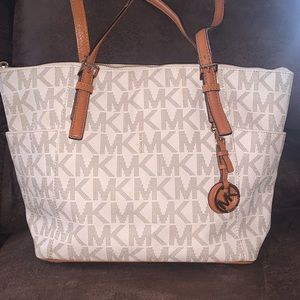 MICHAEL KORS HANDBAG